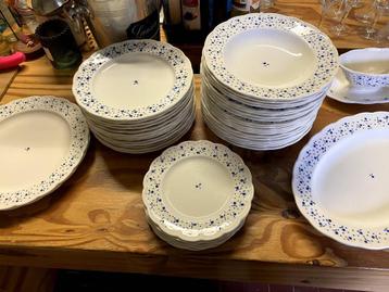 BOCH - La Louvière - servies (borden, tassen, sauspot,...), Antiek en Kunst, Antiek | Servies compleet, Ophalen