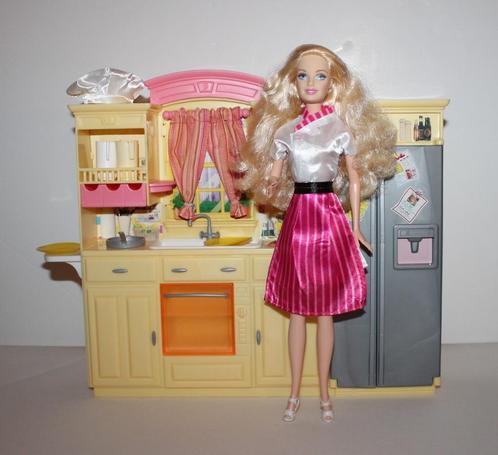 Barbie et sa cuisine, Enfants & Bébés, Jouets | Poupées, Utilisé, Barbie, Enlèvement ou Envoi