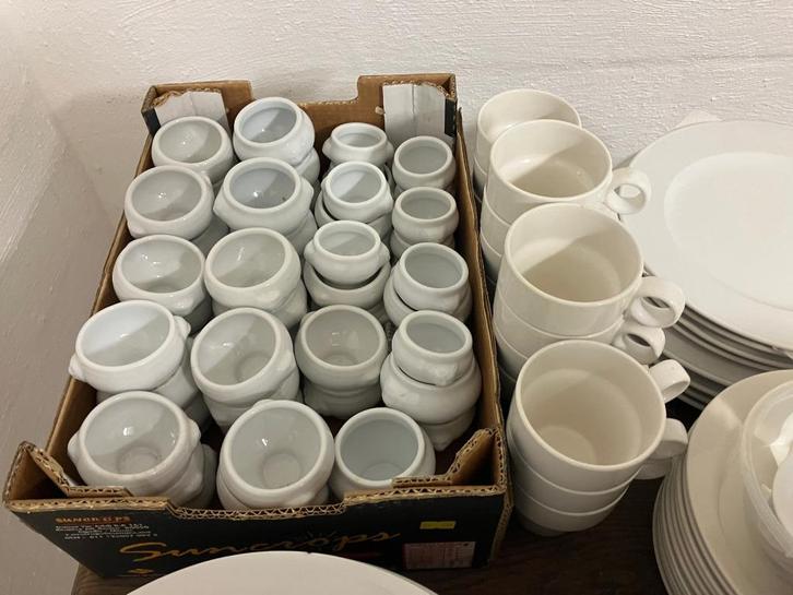servies voor BBQ, apero of horeca  100 items, Huis en Inrichting, Keuken | Servies, Zo goed als nieuw, Bord(en), Effen, Ophalen