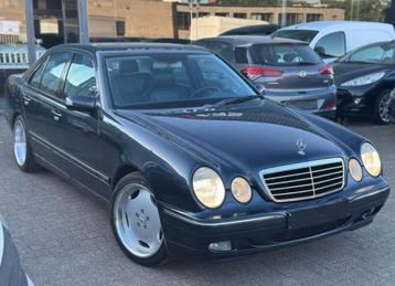 Mercedes-Benz // E-Klasse-220d // Avantgarde beschikbaar voor biedingen