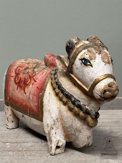 Zeldzaam antiek houten Nandi stier beeld, Antiek en Kunst, Antiek | Religieuze voorwerpen, Ophalen of Verzenden
