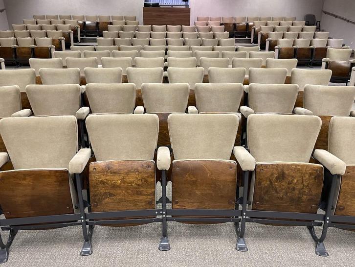 Theater- bioscoopstoelen nog maar 3 dagen, Zakelijke goederen, Horeca | Meubilair en Inrichting, Meubilair, Gebruikt, Ophalen