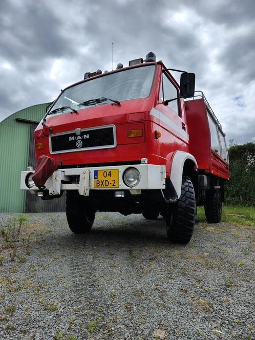 4x4 vrachtwagen, MAN FAE 8.136, Auto's, Vrachtwagens, Particulier, 4x4, MAN, Diesel, 2 deurs, Handgeschakeld, Rood, Stof, Vierwielaandrijving
