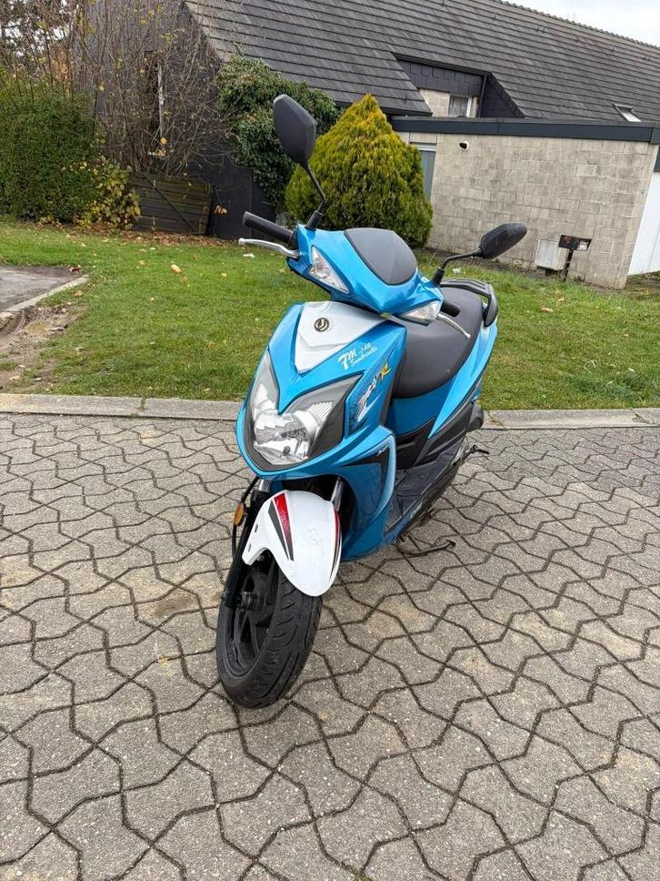 a vendre scooter sym jet 4 r class a25 cc sans permi, Fietsen en Brommers, Scooters | SYM, Gebruikt, Overige modellen, Klasse A (25 km/u)