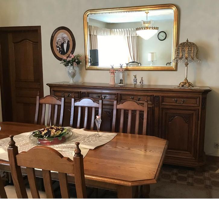 Eetplaats massief eik. Epoque Liegoise, Huis en Inrichting, Complete eetkamers, Zo goed als nieuw, Ophalen