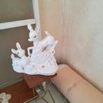Statue en porcelaine avec des bambies, Antiquités & Art, Antiquités | Porcelaine, Enlèvement