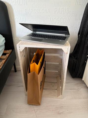 Houten kist / kastje – ideaal als nachtkastje of bijzettafel beschikbaar voor biedingen