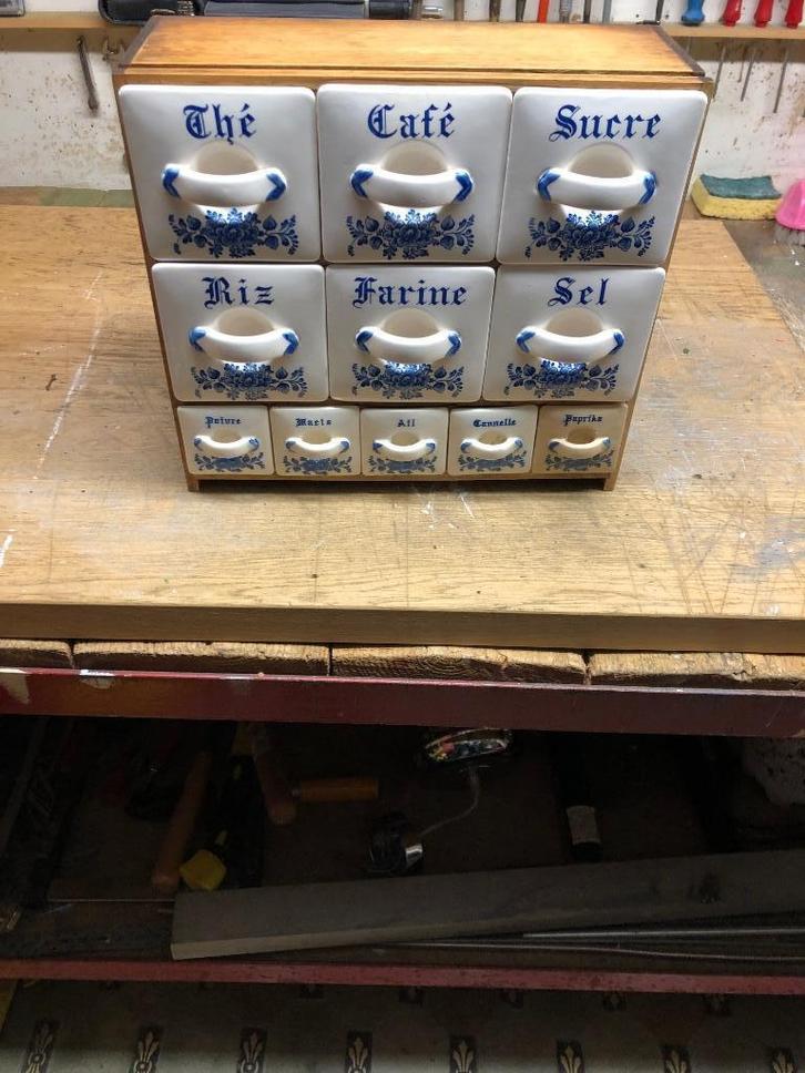 Étagère pots porcelaine épices, Antiek en Kunst, Antiek | Porselein, Ophalen