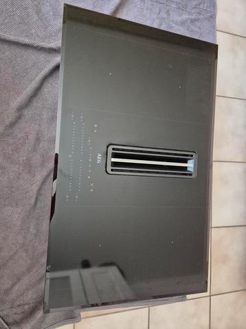 Cuisinière à induction AEG avec extracteur intégré, Neuf, Classe énergétique A ou plus économe, 4 zones de cuisson, Encastré