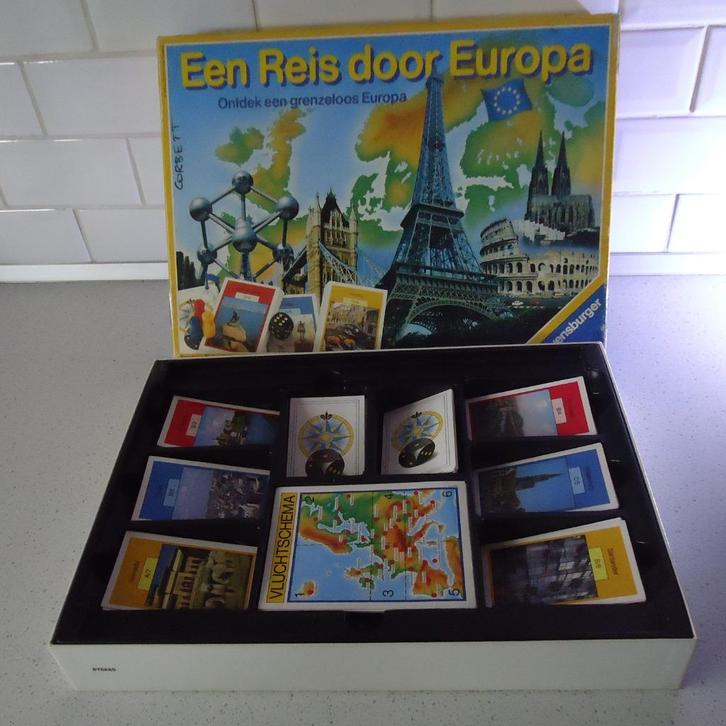 Vintage "Een Reis Door Europa" van Ravensburger., Hobby en Vrije tijd, Gezelschapsspellen | Bordspellen, Zo goed als nieuw, Een of twee spelers