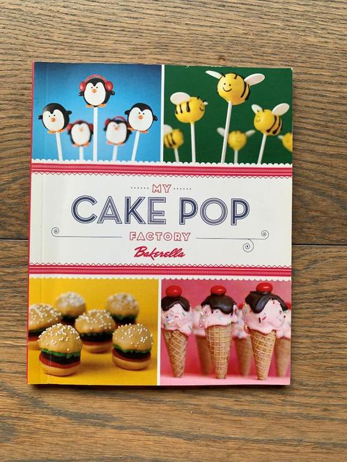 My Cake Pop Factory - Angie Dudley, Livres, Livres de cuisine, Comme neuf, Gâteau, Tarte, Pâtisserie et Desserts, Enlèvement ou Envoi