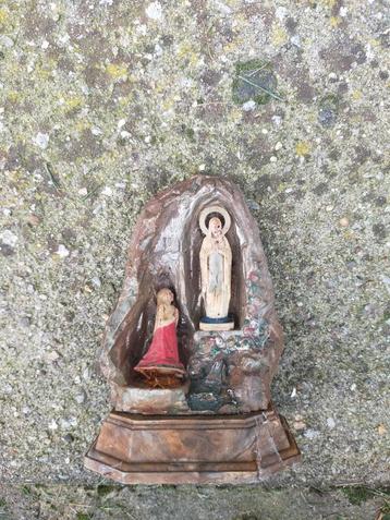 Gratis plastic religieus beeldje beschikbaar voor biedingen