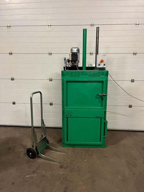 Kartonpers papierpers afvalpers balenpers recycle foliepers, Doe-het-zelf en Bouw, Gereedschap | Overige machines, Zo goed als nieuw