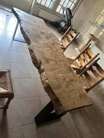 Boomstamtafel beschikbaar voor biedingen