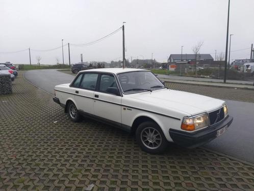 Volvo 240 DL uit 1988: geen kosten te verwachten, Auto's, Volvo, Particulier, Benzine, Berline, Handgeschakeld, Overige bekleding