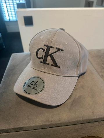 Calvin klein pet nieuw beschikbaar voor biedingen