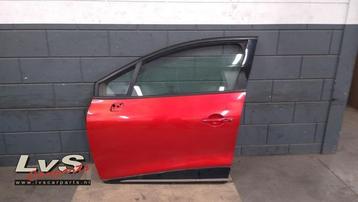 Portier 4Deurs links-voor van een Renault Clio (TENNP) beschikbaar voor biedingen