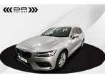 Volvo V60 B4 MOMENTUM GEARTRONIC - LEDER - LED - KEYLESS EN, Auto's, 197 pk, 145 kW, 5 deurs, USB