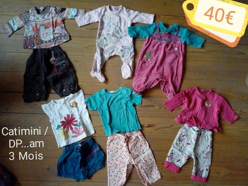 Lots vêtements filles (jumelles)  3 mois VOIR PHOTOS, Enfants & Bébés, Vêtements de bébé | Packs de vêtements pour bébés, Comme neuf