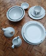 Wit servies met kleurdetail., Huis en Inrichting, Ophalen, Zo goed als nieuw, Bord(en)