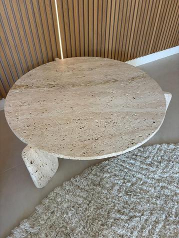 Table basse en travertin Ø 90 cm — Charell Home Interiors, Tijdloos & luxueus, Moins de 50 cm, Rond, Comme neuf