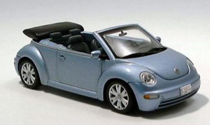 1:43 Autoart VW New Beetle Kever Cabrio Speedblue, Hobby en Vrije tijd, Modelauto's | 1:43, Zo goed als nieuw, Auto, Ophalen of Verzenden