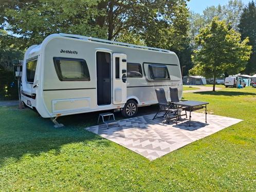 Detleffs Nomad 530 DR met queensbed van 2023, Caravans en Kamperen, Caravans, Particulier, tot en met 4, Rondzit, Dethleffs, Vast bed