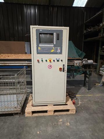 electriciteitskast met inhoud beschikbaar voor biedingen