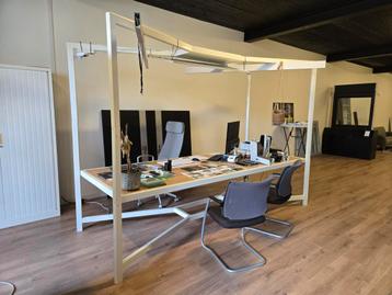 2 unieke design tafels – ideaal voor kantoor, atelier beschikbaar voor biedingen