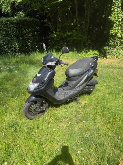 Gts vici, Fietsen en Brommers, Snorfietsen en Snorscooters, Vespa, Ophalen