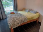 Bed in hout 160 x 200cm verstelbaar hoofd/voeteinde, Huis en Inrichting, Slaapkamer | Complete slaapkamers, Ophalen, Gebruikt