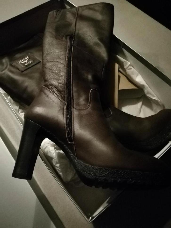 Hoge bruine dameslaarzen, NIEUW, echt leder, lage prijs, Kleding | Dames, Schoenen, Nieuw, Hoge laarzen, Bruin, Ophalen of Verzenden