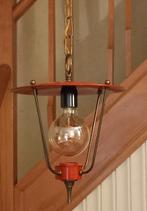 Vintage 50-60 hanglamp in rood gelakt metaal en messing, Ophalen of Verzenden, Metaal