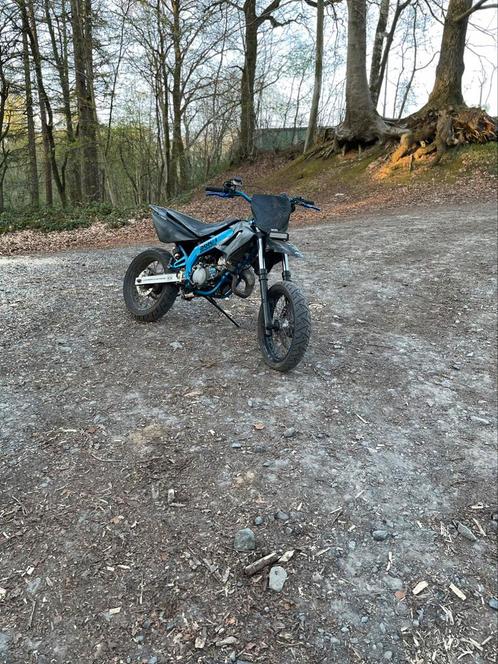 2 x schakelbrommer, Fietsen en Brommers, Brommers | Crossbrommers, Zo goed als nieuw, Derbi, Ophalen