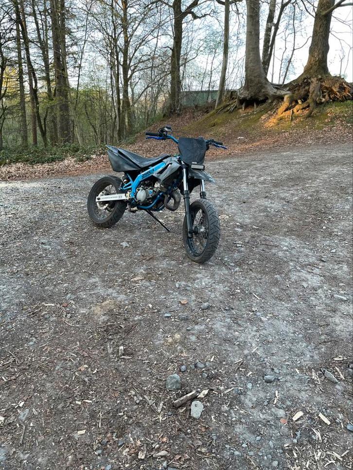 2 x schakelbrommer, Fietsen en Brommers, Brommers | Crossbrommers, Zo goed als nieuw, Derbi, Ophalen