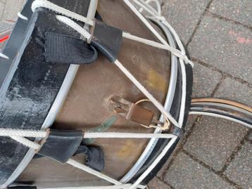 Tambour  beschikbaar voor biedingen