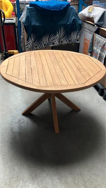 Table ronde en Teck neuve  beschikbaar voor biedingen