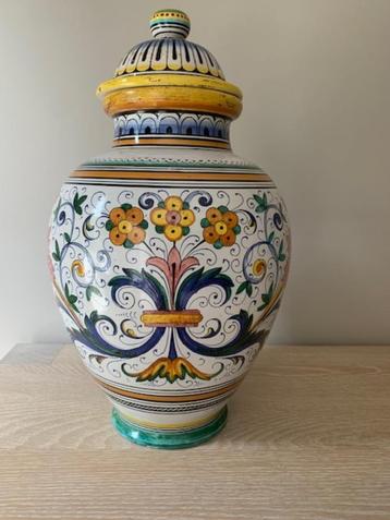 Pharmacie pot/vaas van Deruta beschikbaar voor biedingen