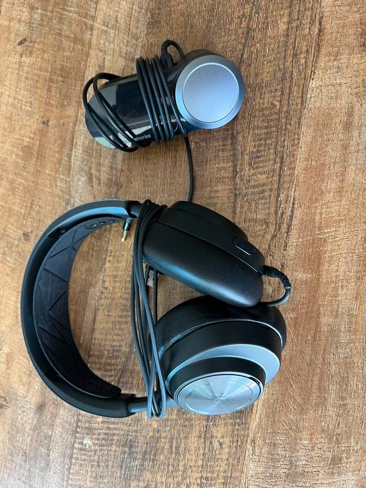 Steel series arctis nova pro wired, Computers en Software, Headsets, Zo goed als nieuw, Ophalen of Verzenden
