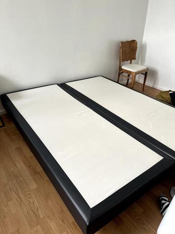Boxspring bij TROC beschikbaar voor biedingen