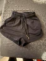 Korte broek te koop, Kleding | Dames, Broeken en Pantalons, Ophalen of Verzenden