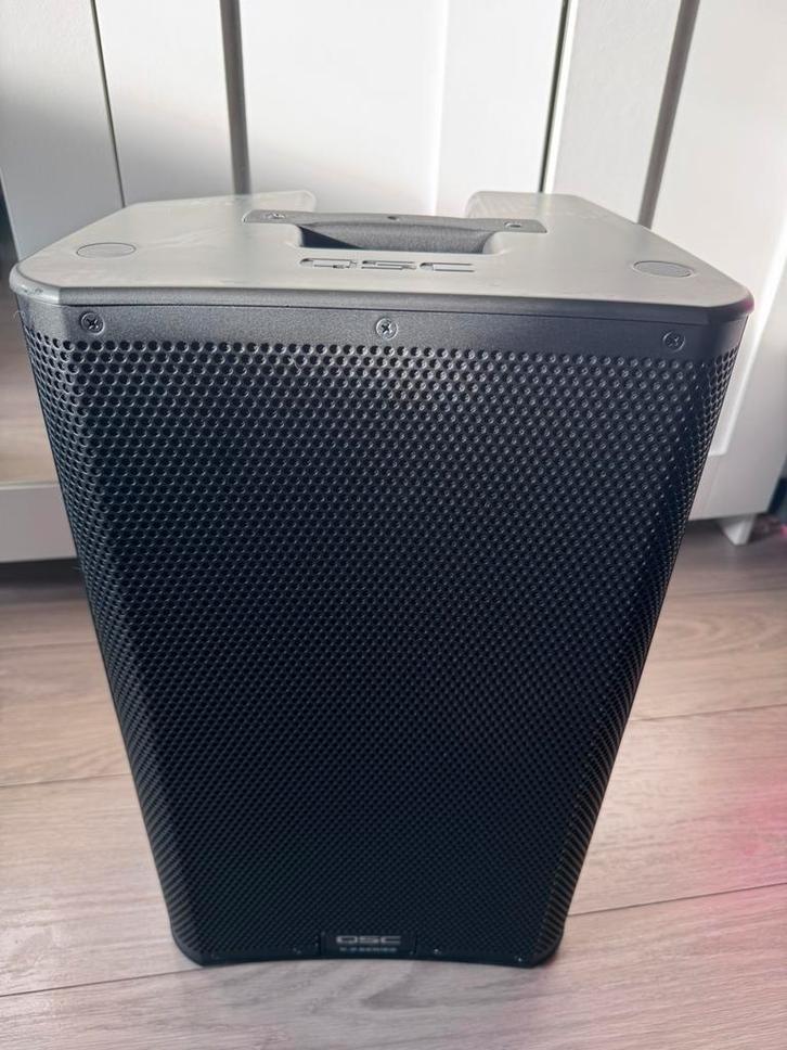 Qsc k12.2 comme neuf avec housse, Audio, Tv en Foto, Luidsprekerboxen, Zo goed als nieuw, Ophalen
