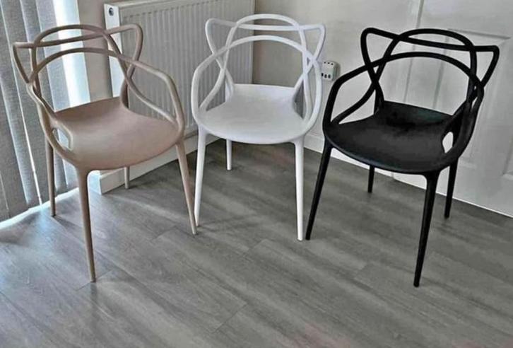 CHAISES ET TABOURET STYLE KARTELL, Antiquités & Art, Antiquités | Meubles | Chaises & Canapés, Enlèvement