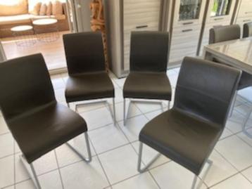 stoelen beschikbaar voor biedingen