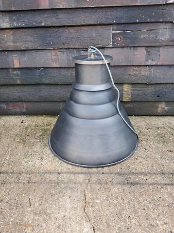 Industriële hanglamp XL beschikbaar voor biedingen