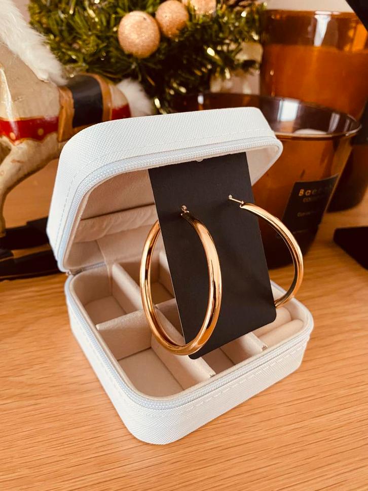 Idée cadeau  Trés jolie boucles d’oreilles fantaisie neuve, Bijoux, Sacs & Beauté, Boucles d'oreilles, Neuf, Pendantes, Autres matériaux