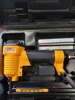 Nagel/ Nietpistool, Enlèvement, Comme neuf