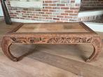 Mooie, oosterse tafel, Ophalen
