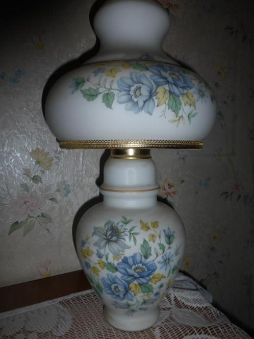 Mooie vintage porseleinen elektrische lamp, Huis en Inrichting, Lampen | Tafellampen, Nieuw, Ophalen