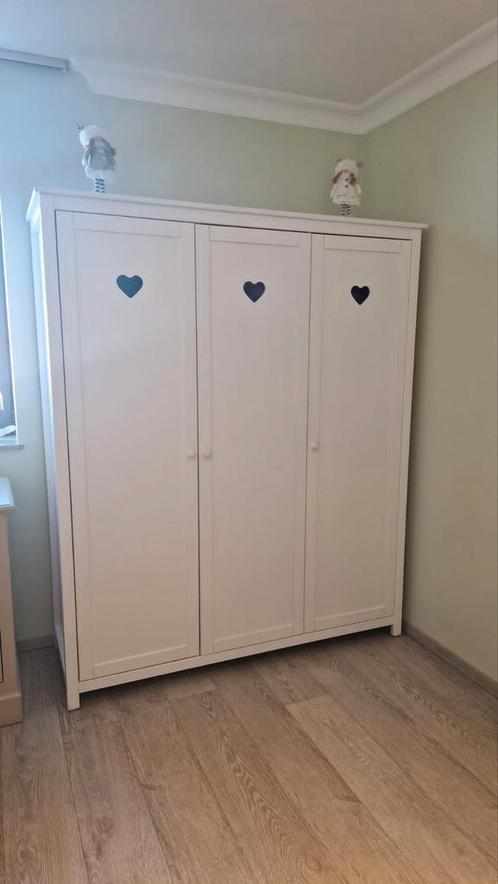 Superbe garde-robe 3 portes, Vipack Amori, neuf: 1449 euros, Enfants & Bébés, Chambre d'enfant | Commodes & Armoires, Comme neuf